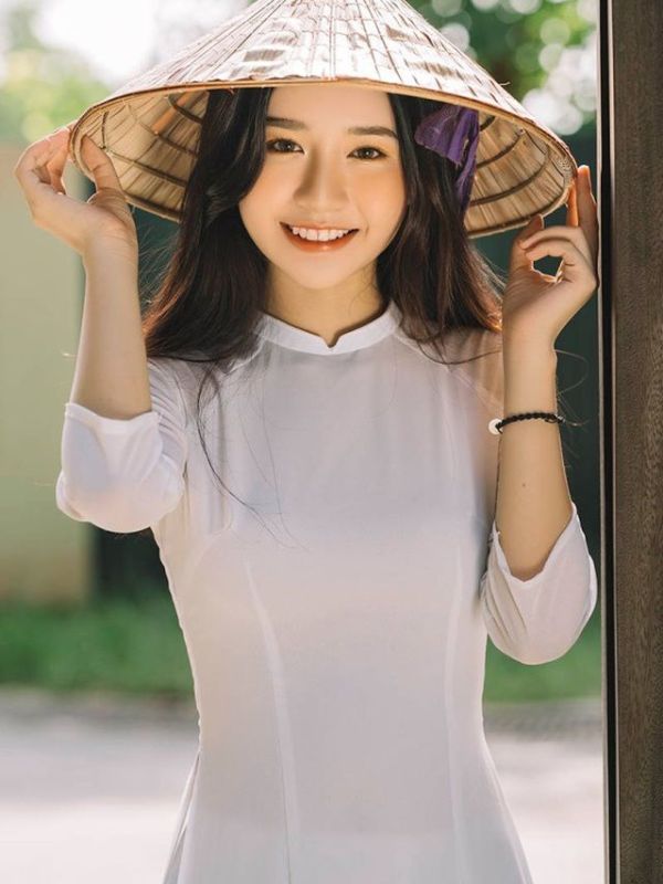 Ảnh nữ sinh áo dài thướt tha, duyên dáng