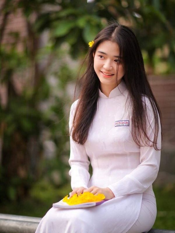 Ảnh nữ sinh áo dài thướt tha, duyên dáng