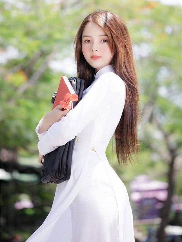 Ảnh nữ sinh áo dài thướt tha, duyên dáng