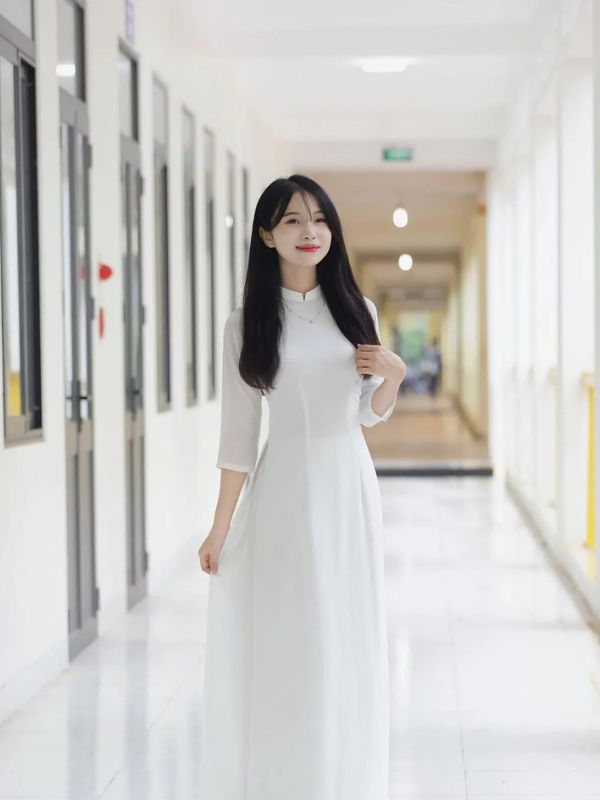 Ảnh nữ sinh áo dài thướt tha, duyên dáng
