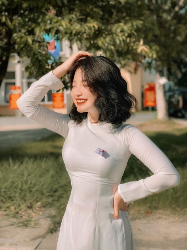 Ảnh nữ sinh áo dài thướt tha, duyên dáng