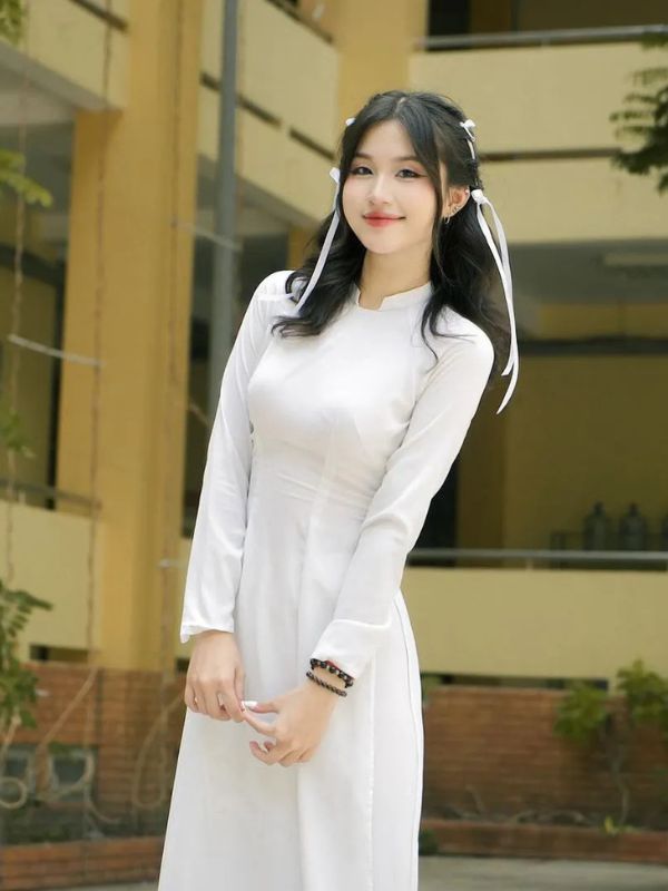 Ảnh nữ sinh áo dài thướt tha, duyên dáng
