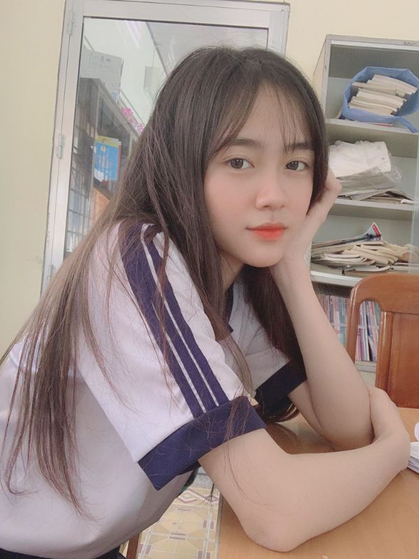 Ảnh nữ sinh cấp 3 trong trẻo, chuẩn vibe thanh xuân