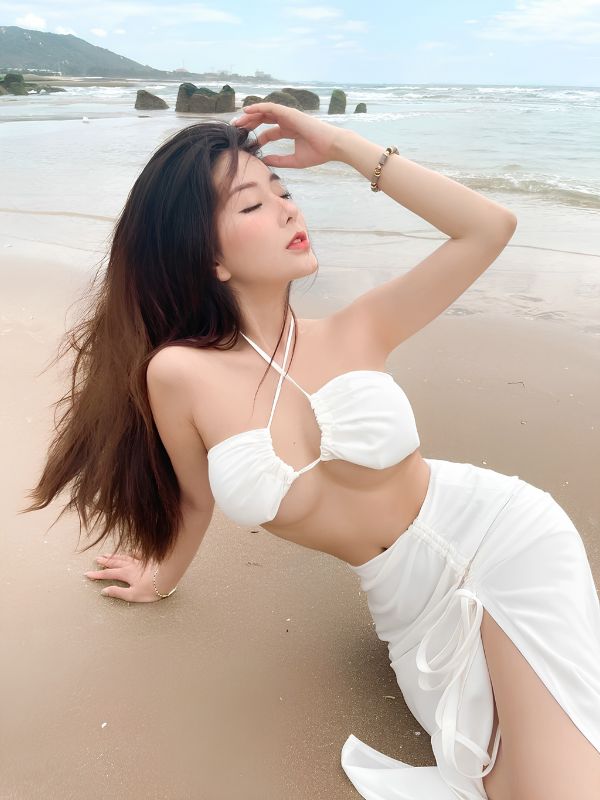 Gái xinh show hàng cực táo bạo và cuốn hút