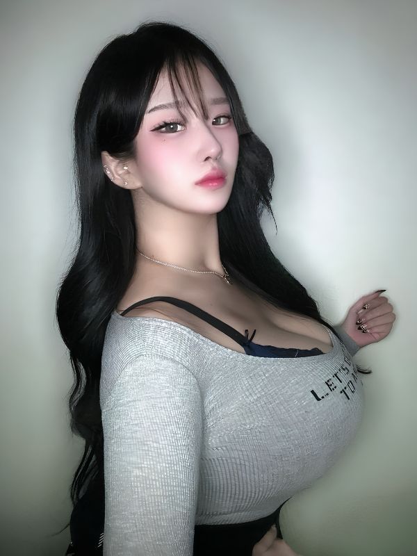 Gái xinh show hàng cực táo bạo và cuốn hút