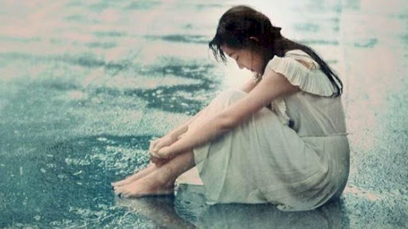 Hình nền cô đơn trầm buồn và đầy tâm sự