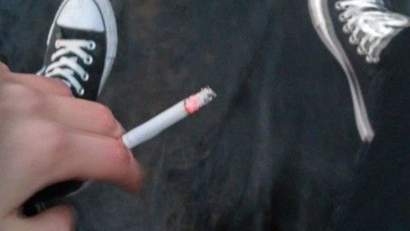 Hình nền cô đơn trầm buồn và đầy tâm sự