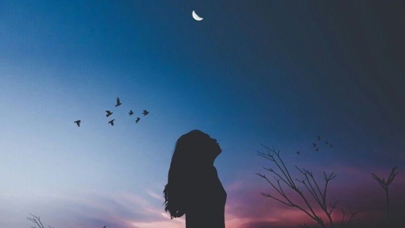 Hình nền cô đơn trầm buồn và đầy tâm sự