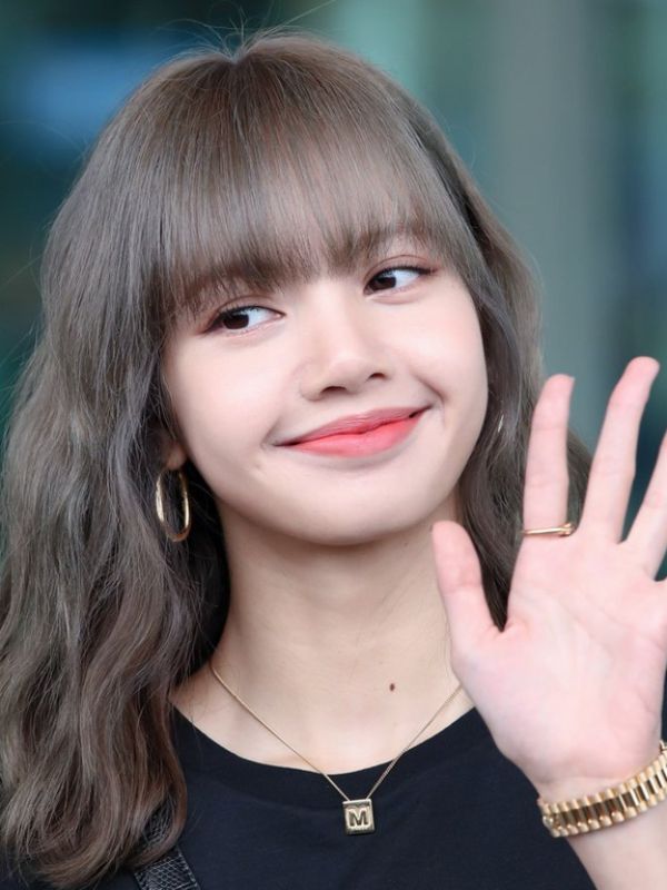 Ảnh Lisa vừa xinh yêu vừa cá tính dành cho các BLINK