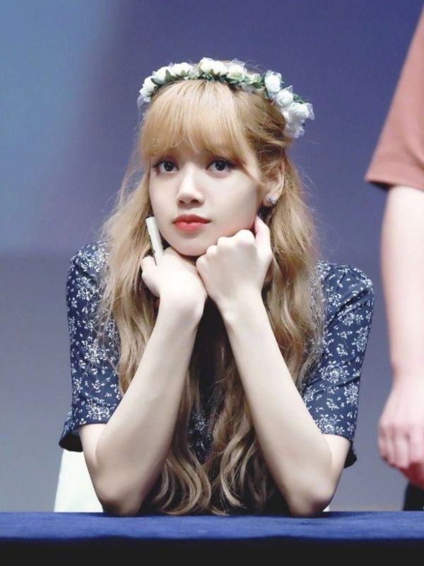 Ảnh Lisa vừa xinh yêu vừa cá tính dành cho các BLINK