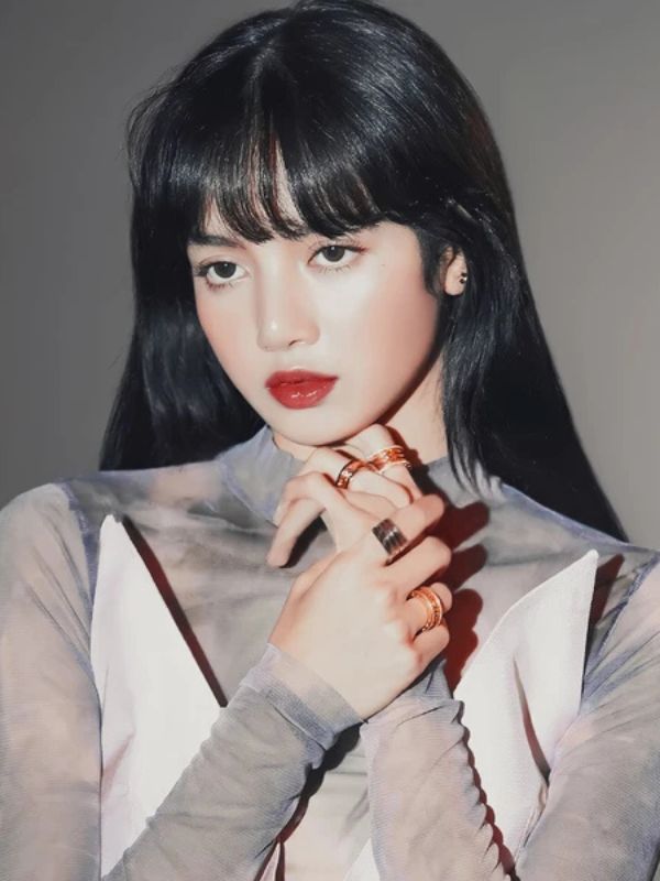 Ảnh Lisa vừa xinh yêu vừa cá tính dành cho các BLINK
