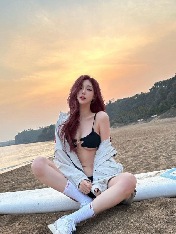 Ảnh gái mặc bikini khiến tim các chàng loạn nhịp