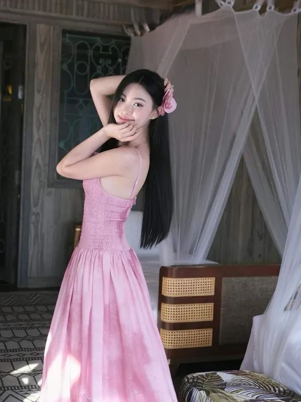 Ảnh gái xinh mặc pinky cực ngọt ngào