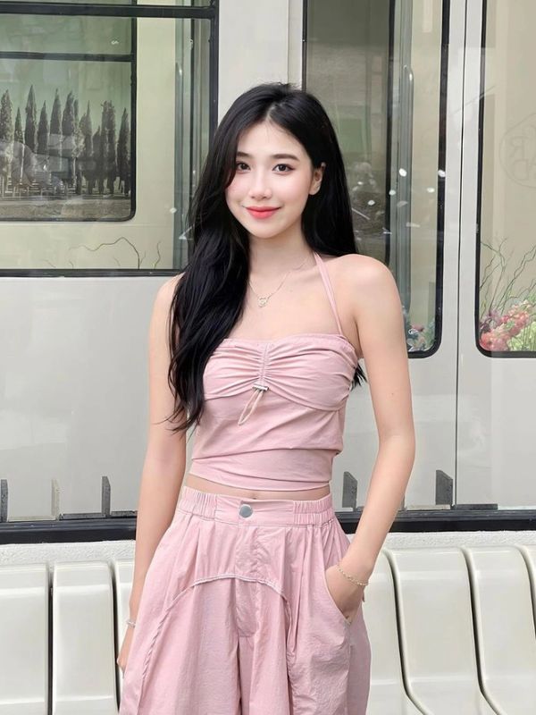 Ảnh gái xinh mặc pinky cực ngọt ngào