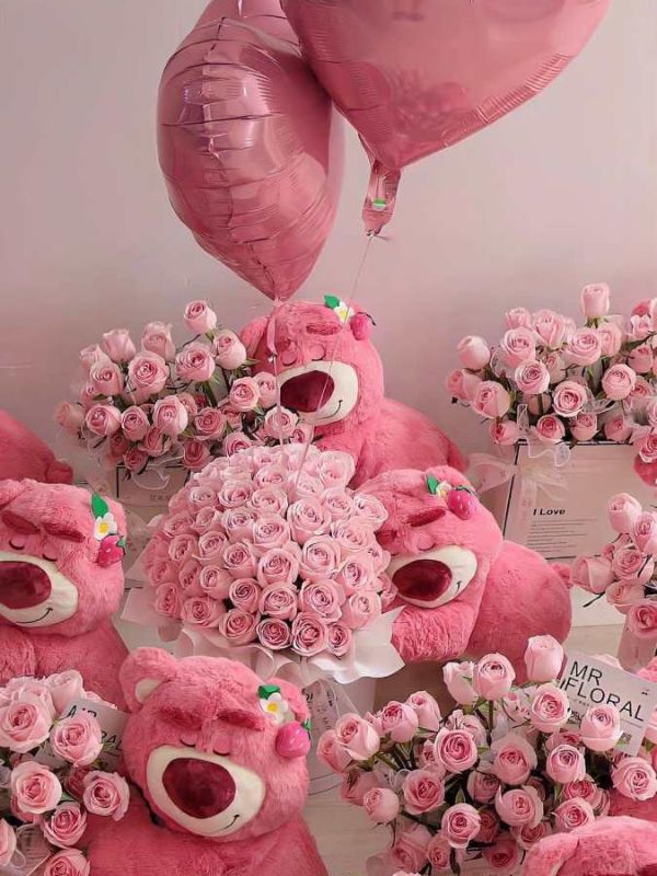 Hình nền gấu dâu cute giúp làm mới giao diện điện thoại
